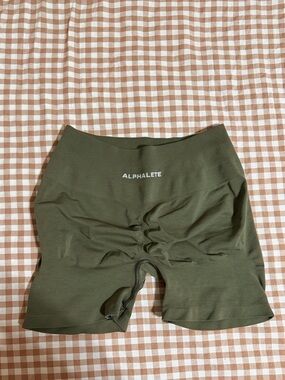 alphalete pump shorts